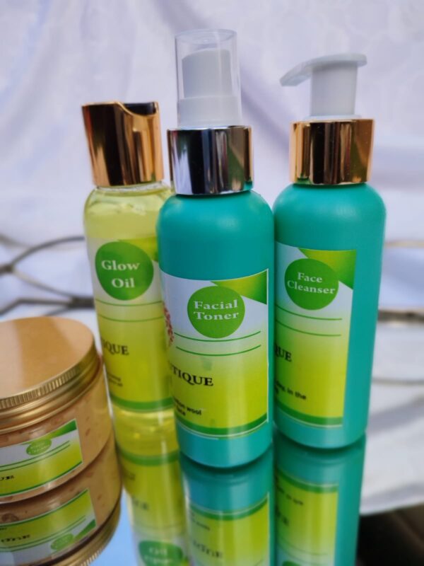 100ml Natural Glow Cleanser 100ml Natural Glow Toner 100ml Natural Glow Oil 100g Natural Glow Face Cream